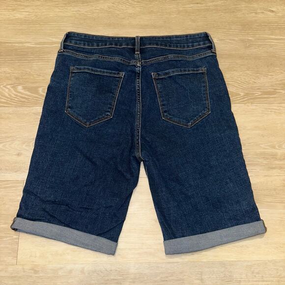 Old Navy High Rise Bermuda Short - Picture 7 of 7